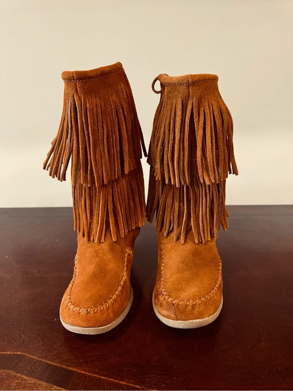 Minnetonka 51032 Women’s US 9 Brown Suede Fringe Wedge Mid-Calf Pull-On